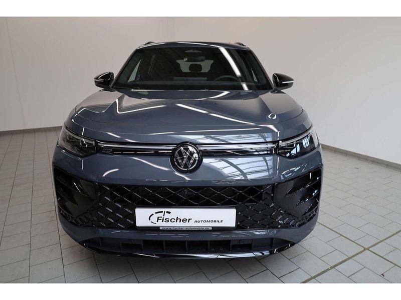 Neu VW Tayron Style 193 PS (141 kW) 2025 Grün SUV