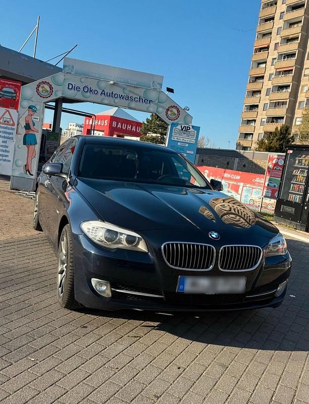 Schwarz Gebraucht 2013 BMW 520 Limousine | 9.700 € (Fairer Preis) - Bild 1/4