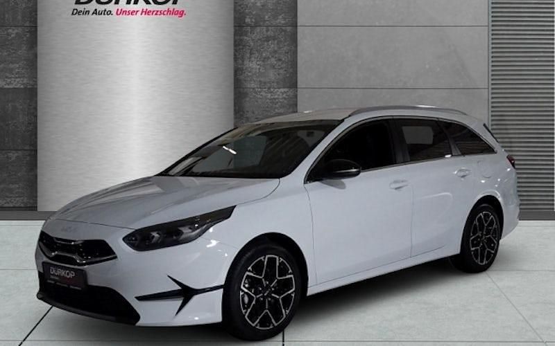 Weiß Gebraucht 2025 Kia Ceed Sportswagon Kombi | 25.890 € (Guter Preis) - Bild 1/4