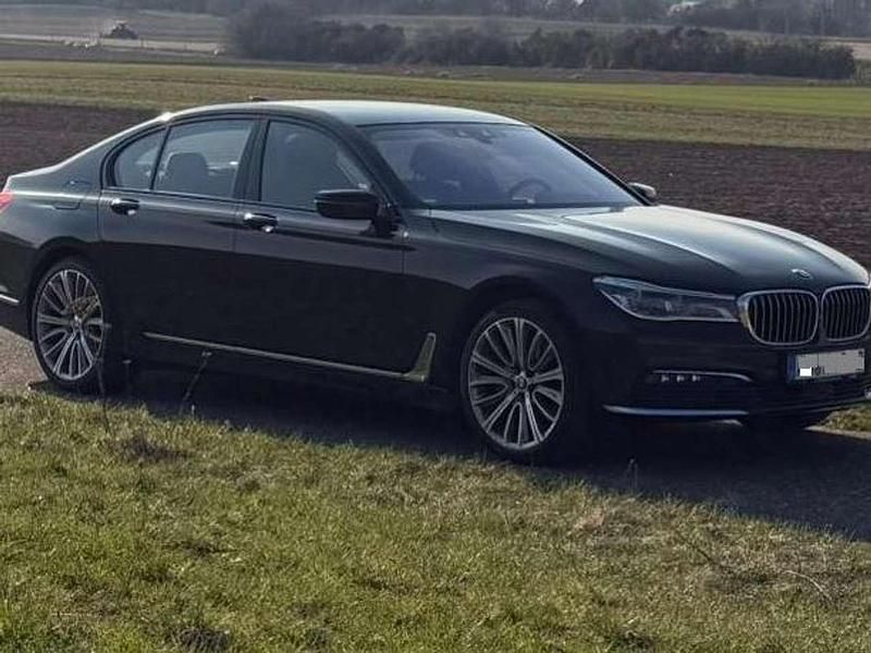 Gebraucht BMW 740 Shadowline 320 PS (235 kW) 2016 Schwarz Limousine