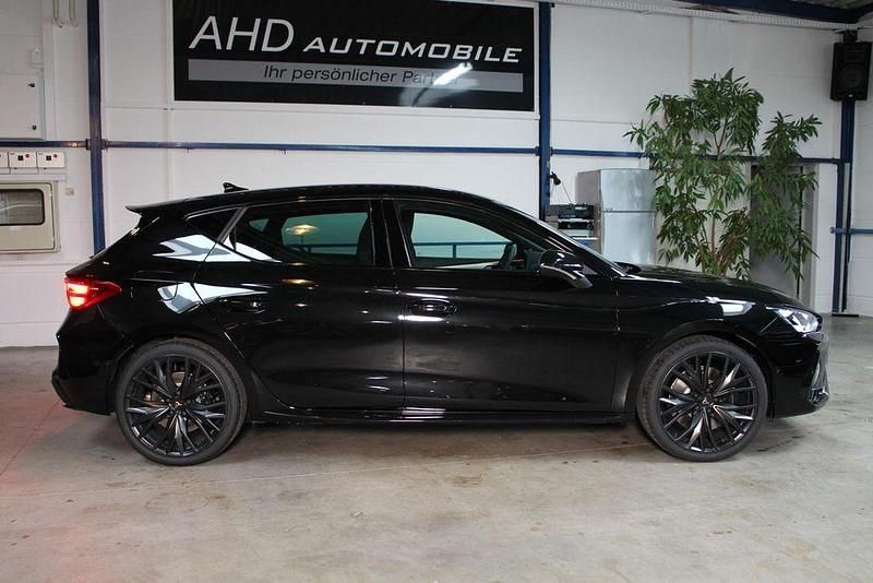 Neu Cupra Leon VZ 272 PS (200 kW) 2026 Midnight schwarz meta... Limousine