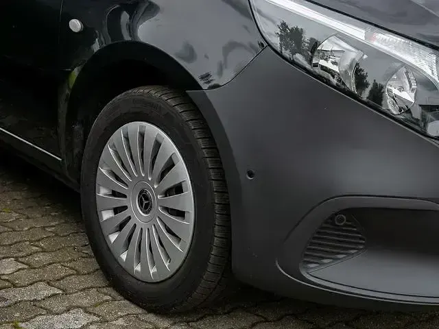 Gebraucht Mercedes Vito 163 PS (119 kW) 2025 Schwarz Van