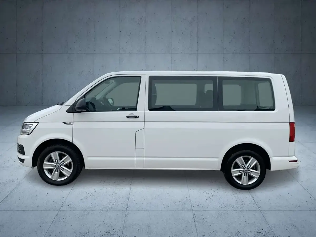 Gebraucht VW Multivan Trendline 150 PS (110 kW) 2019 Candyweiß Van / Kleinbus