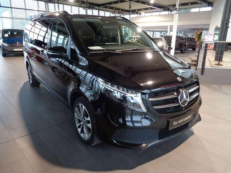 Gebraucht Mercedes V300 237 PS (174 kW) 2024 Schwarz Van / Kleinbus