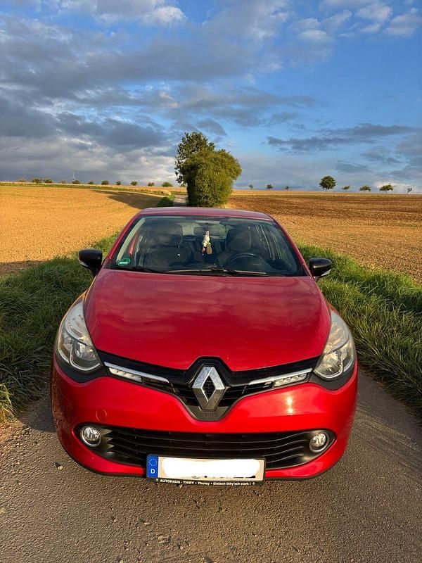 Rot Gebraucht 2016 Renault Clio IV Intens Kleinwagen | 6.500 € (Fairer Preis) - Bild 1/4
