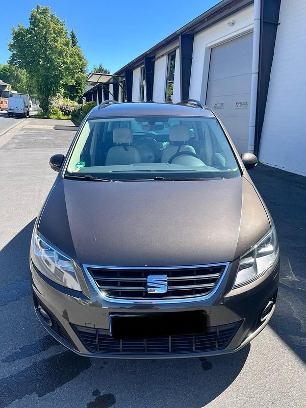 Braun Gebraucht 2015 Seat Alhambra Van / Kleinbus | 18.500 € - Bild 1/4