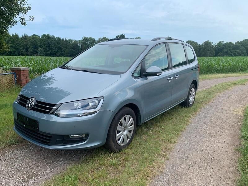 Grau Gebraucht 2010 VW Sharan Van / Kleinbus | 4.750 € - Bild 1/4