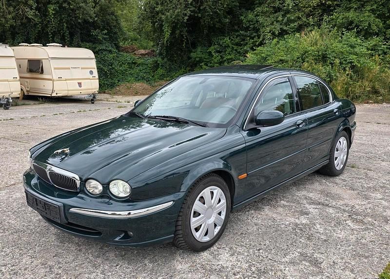 Grün Gebraucht 2002 Jaguar X-type Limousine | 3.799 € (Fairer Preis) - Bild 1/4
