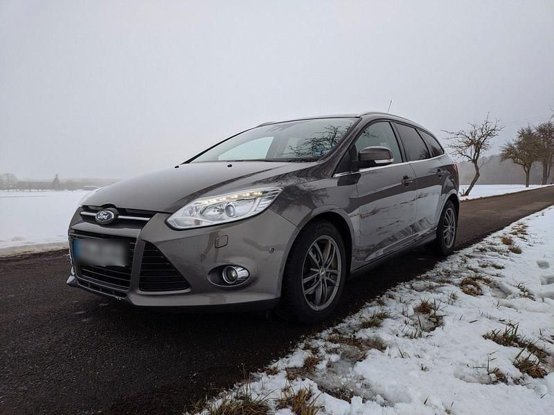 Gebraucht Ford Focus Titanium 116 PS (85 kW) 2013 Grau Kombi