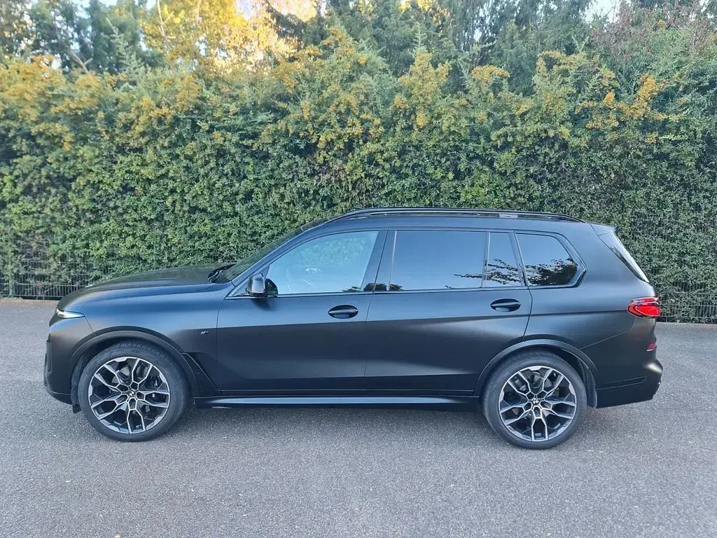 Gebraucht BMW X7 M Sport 352 PS (258 kW) 2025 Schwarz SUV
