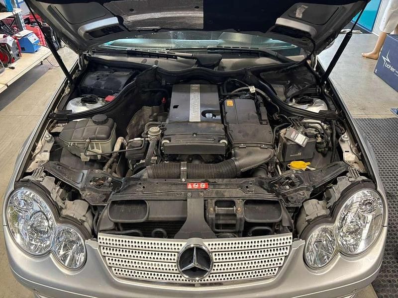 Gebraucht Mercedes C180 143 PS (105 kW) 2004 Silber Coupé