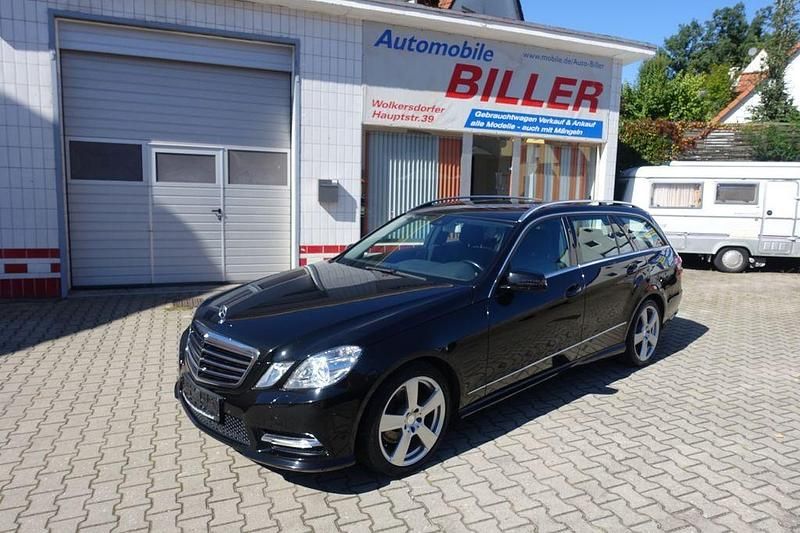 Schwarz Gebraucht 2012 Mercedes E200 Sport Limousine | 12.900 € (Fairer Preis) - Bild 1/4