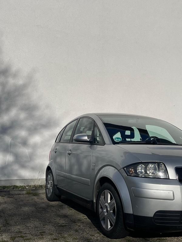 Second-hand Audi A2 75 CP (55 kW) 2001 Argintiu Hatchback