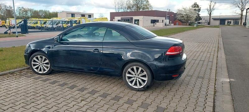 Usata VW Eos 160 CV (117 kW) 2013 Nero Cabrio