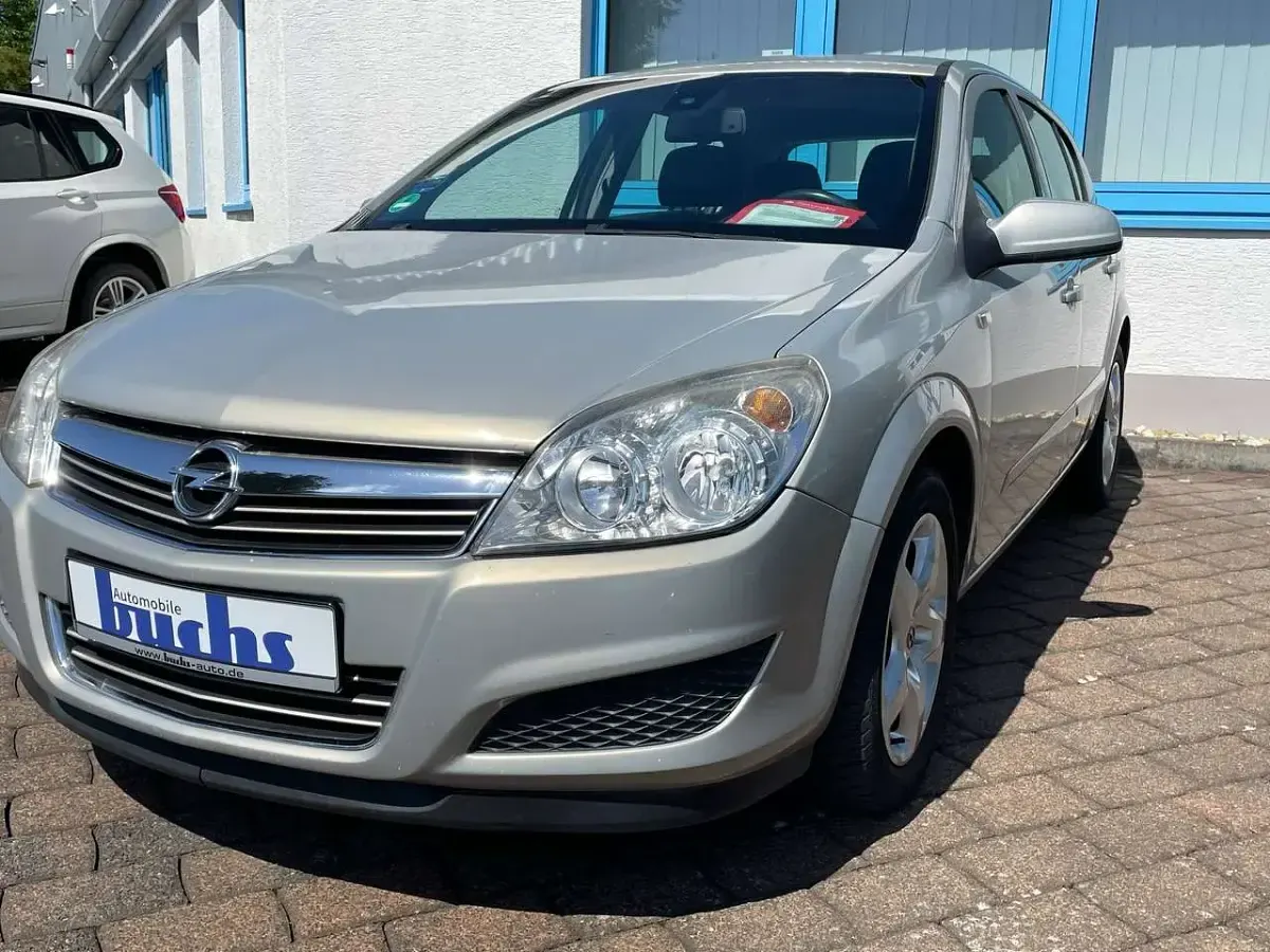 Gebraucht Opel Astra Edition 116 PS (85 kW) 2008 Pannacotta m2 Kleinwagen
