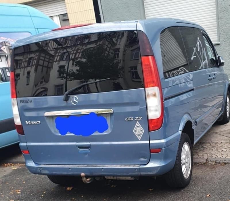 Blau Gebraucht 2004 Mercedes Viano Van / Kleinbus | 5.800 € (Fairer Preis) - Bild 1/4
