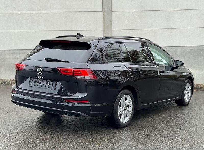 Gebraucht VW Golf VIII Life 150 PS (110 kW) 2022 Schwarz Kombi