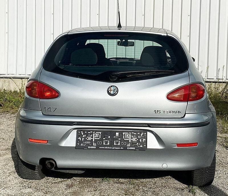 Gebraucht Alfa Romeo 147 120 PS (88 kW) 2002 Silber Kleinwagen