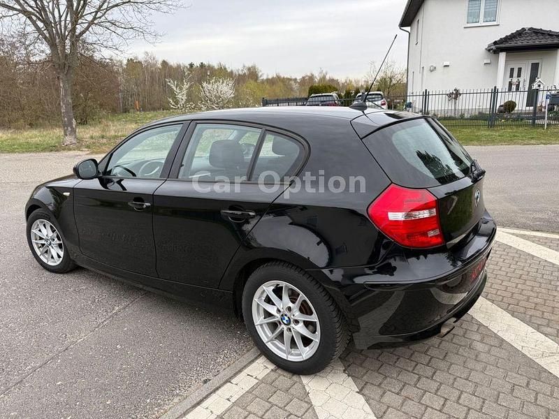Gebraucht BMW 116 Advantage 116 PS (85 kW) 2011 Schwarz Kleinwagen