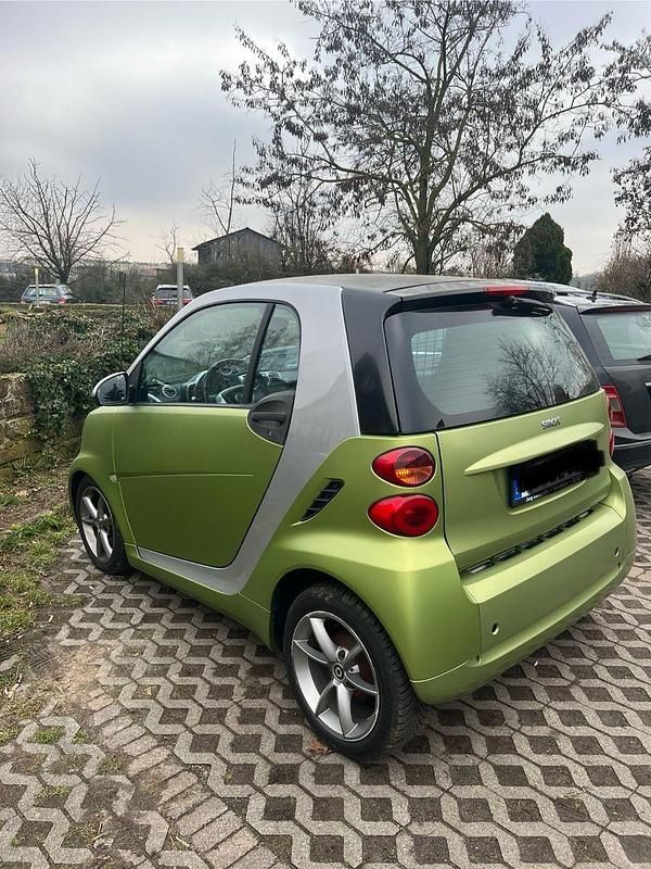 Gebraucht Smart ForTwo Coupé 61 PS (44 kW) 2010 Schwarz Coupé