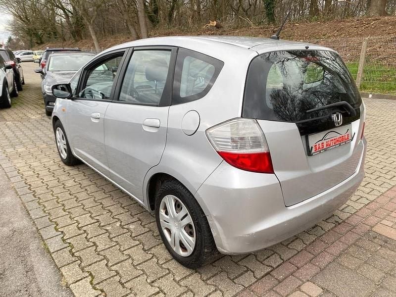 Gebraucht Honda Jazz Trend 90 PS (66 kW) 2009 Silber Kleinwagen