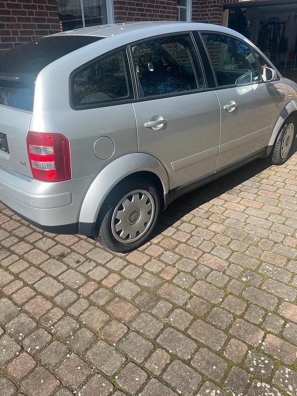 Usata Audi A2 75 CV (55 kW) 2002 Argento Utilitaria