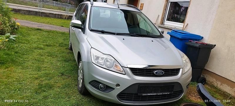 Grün Gebraucht 2008 Ford Focus Kombi | 3.000 € - Bild 1/4