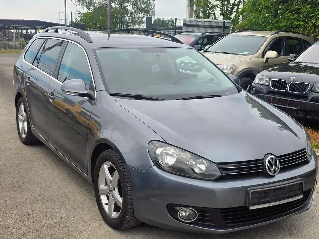 Gebraucht VW Golf VI Comfortline 105 PS (77 kW) 2010 Platinum grey Kleinwagen