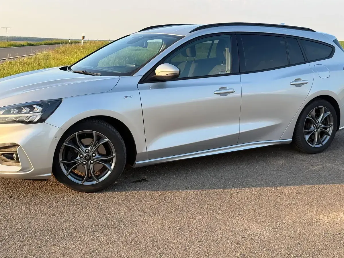 Gebraucht Ford Focus ST-Line 125 PS (91 kW) 2019 Silber Kombi