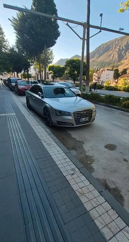 Silber Gebraucht 2010 Audi A8 Limousine | 13.000 € (Superpreis) - Bild 1/4