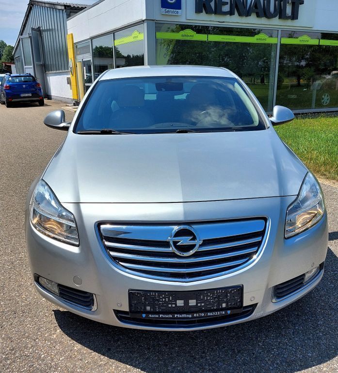 Silber Gebraucht 2011 Opel Insignia Design Edition Limousine | 3.200 € (Superpreis) - Bild 1/4