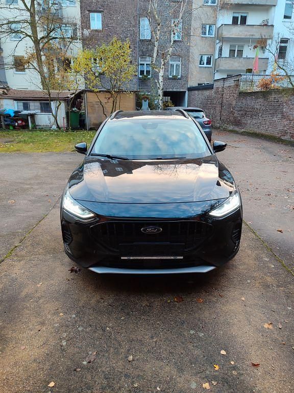 Usata Ford Focus Active 120 CV (88 kW) 2022 Nero Berlina