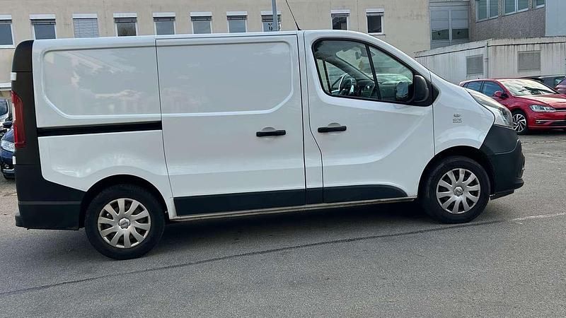 Gebraucht Nissan NV300 145 PS (106 kW) 2019 Glacier white (s) Van