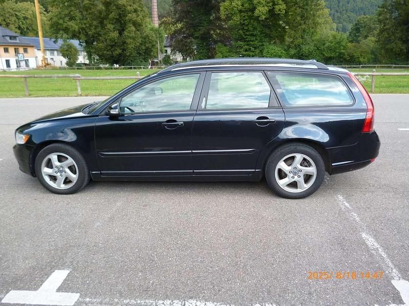 Schwarz Gebraucht 2008 Volvo V50 Kombi | 1.950 € (Guter Preis) - Bild 1/4