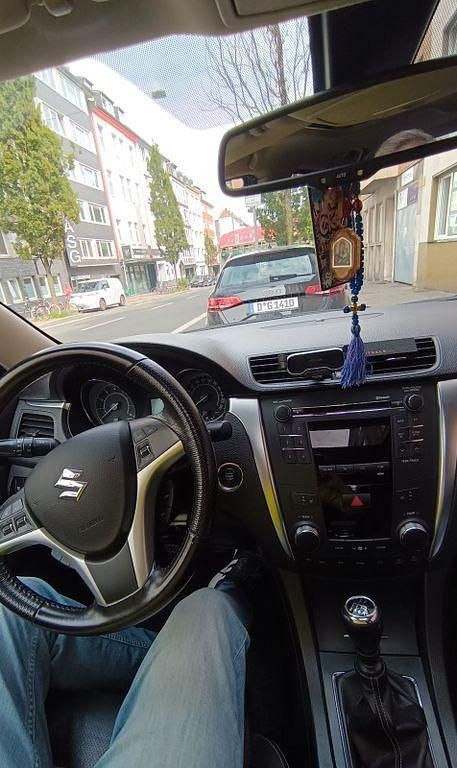 Gebraucht Suzuki Kizashi Sport 178 PS (130 kW) 2011 Grau Limousine