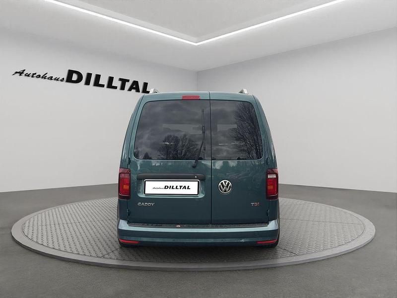 Gebraucht VW Caddy Highline 150 PS (110 kW) 2017 Grün Van / Kleinbus