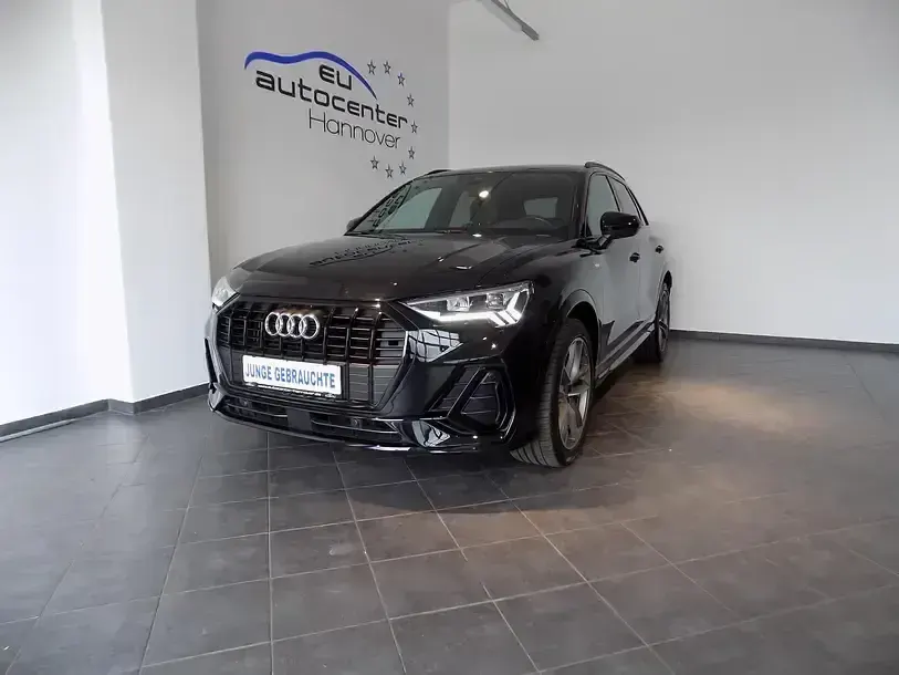 Gebraucht Audi Q3 Sport 150 PS (110 kW) 2021 Mythosschwarz metallic SUV