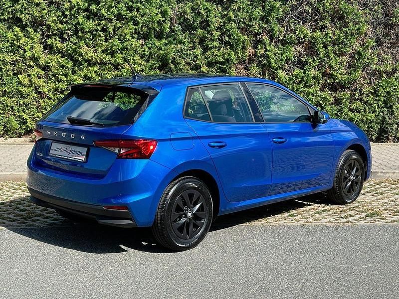 Neu Skoda 105 116 PS (85 kW) 2026 Blau Limousine