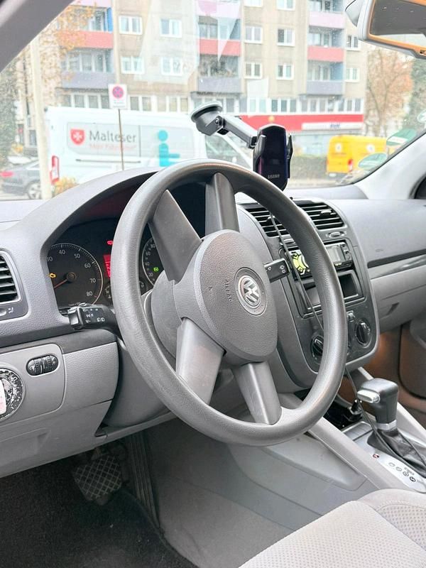 Grau Gebraucht 2004 VW Golf V Limousine | 1.700 € (Superpreis) - Bild 1/4