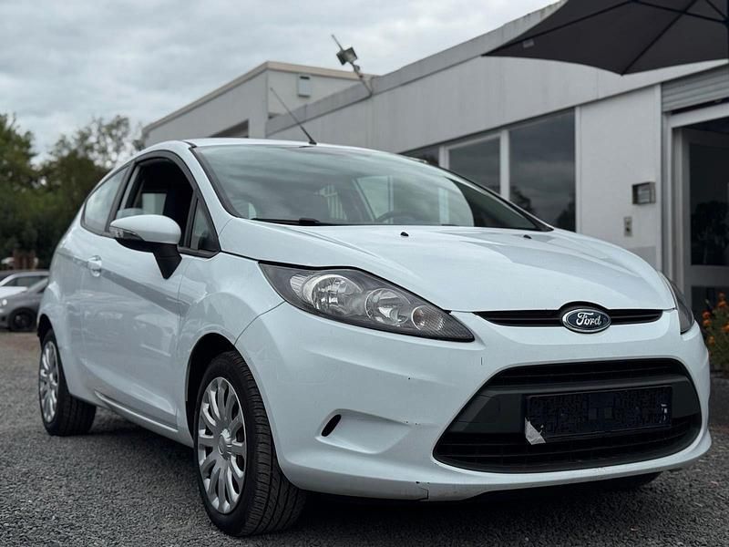 Gebraucht Ford Fiesta Trend 60 PS (44 kW) 2009 Weiß Kleinwagen