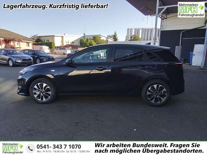 Zilinaschwarz metallic Neu 2025 Kia Ceed Silver Kleinwagen | 22.741 € (Fairer Preis) - Bild 1/4