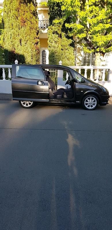 Schwarz Gebraucht 2005 Peugeot 1007 Kleinwagen | 3.990 € (Etwas zu teuer) - Bild 1/4