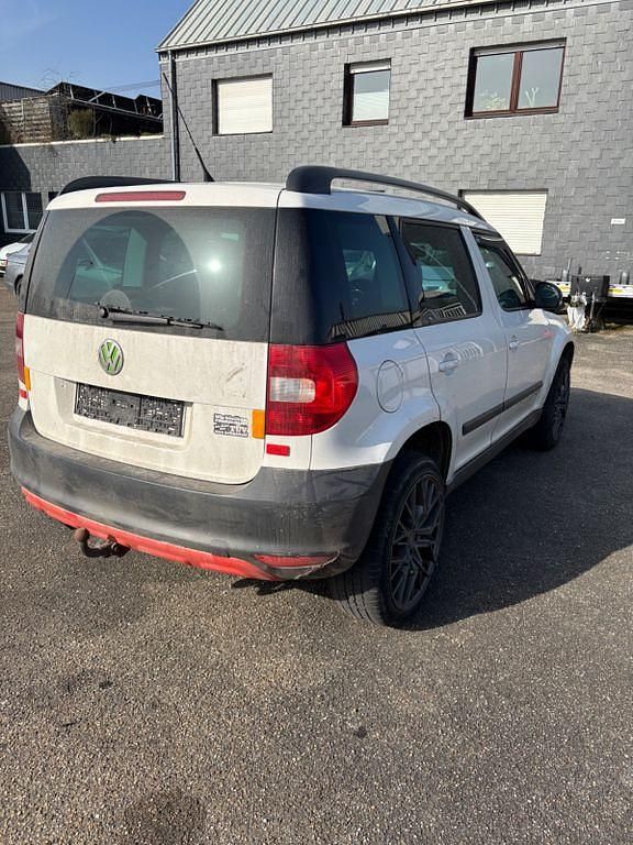 Gebraucht Skoda Yeti Easy 105 PS (77 kW) 2012 Weiß SUV