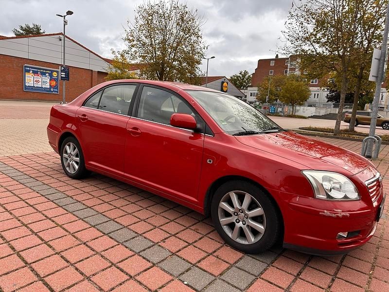 Rot Gebraucht 2004 Toyota Avensis Limousine | 2.900 € - Bild 1/4