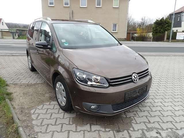 Gebraucht VW Touran Style 105 PS (77 kW) 2012 Toffeebraun metallic Van / Kleinbus
