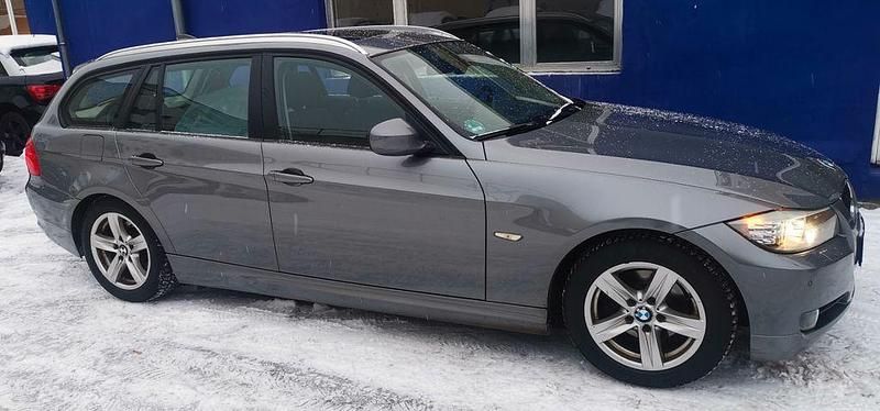 Gebraucht BMW 318 Comfort Edition 143 PS (105 kW) 2012 Grau Kombi