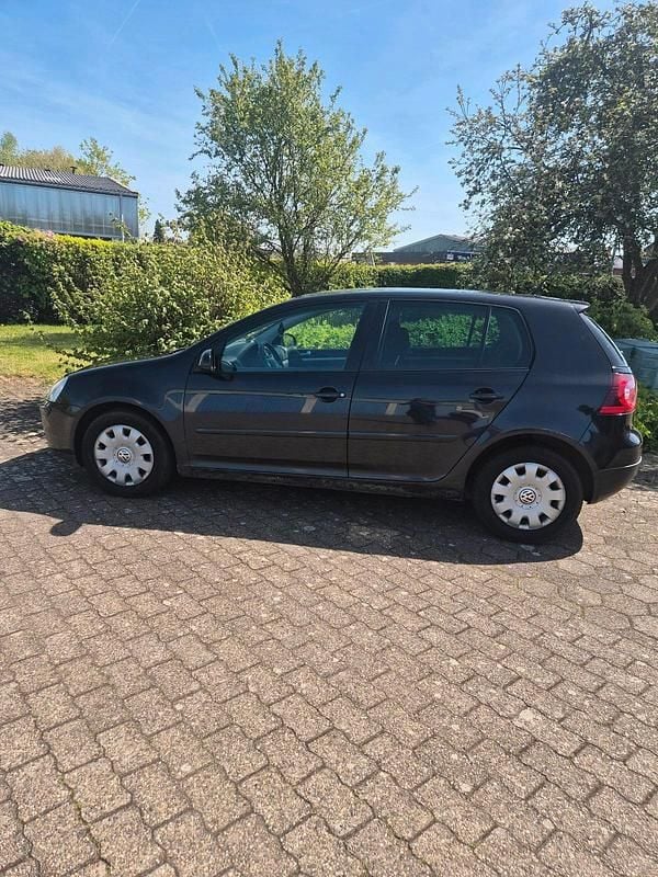 Second-hand VW Golf 140 CP (102 kW) 2006 Negru Coupe