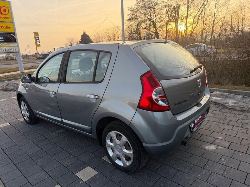 Gebraucht Dacia Sandero Lauréate 75 PS (55 kW) 2011 Blau Limousine