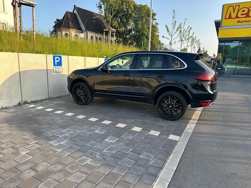 Schwarz Gebraucht 2012 Porsche Cayenne SUV | 13.500 € (Fairer Preis) - Bild 1/4