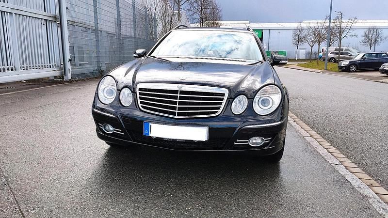 Gebraucht Mercedes E200 190 PS (139 kW) 2008 Schwarz Kombi